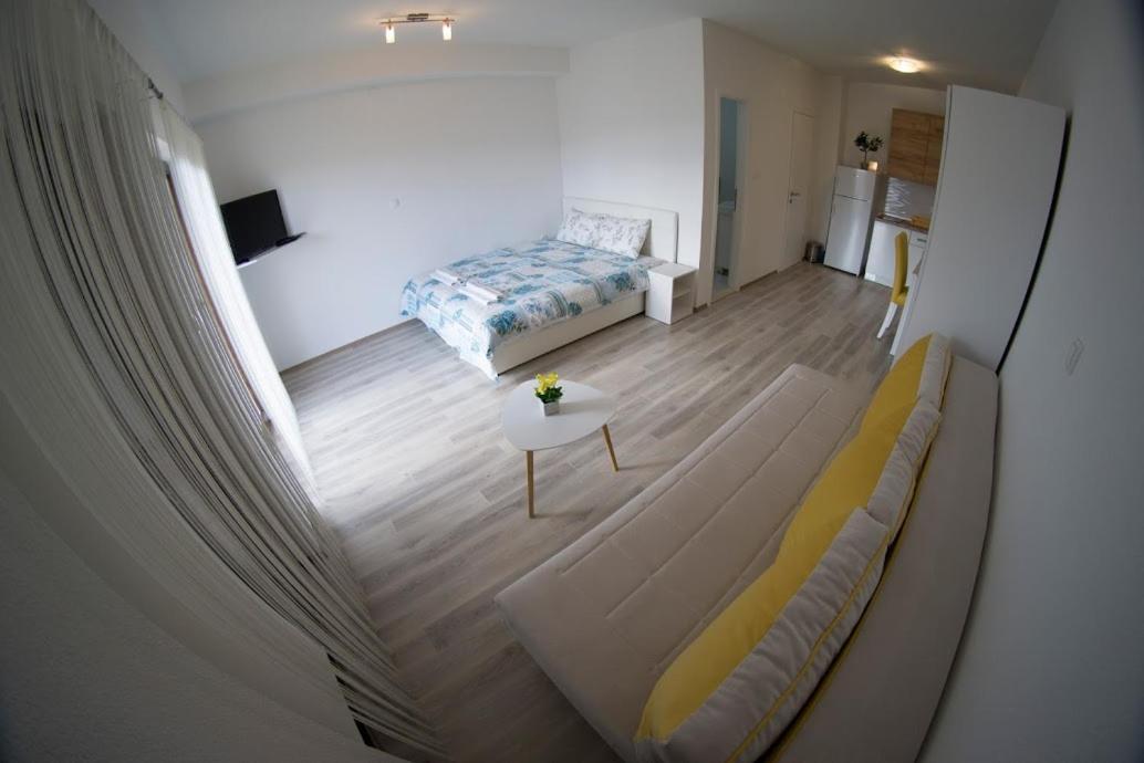 Apartmani Ivkovic+ 트레빈예 외부 사진