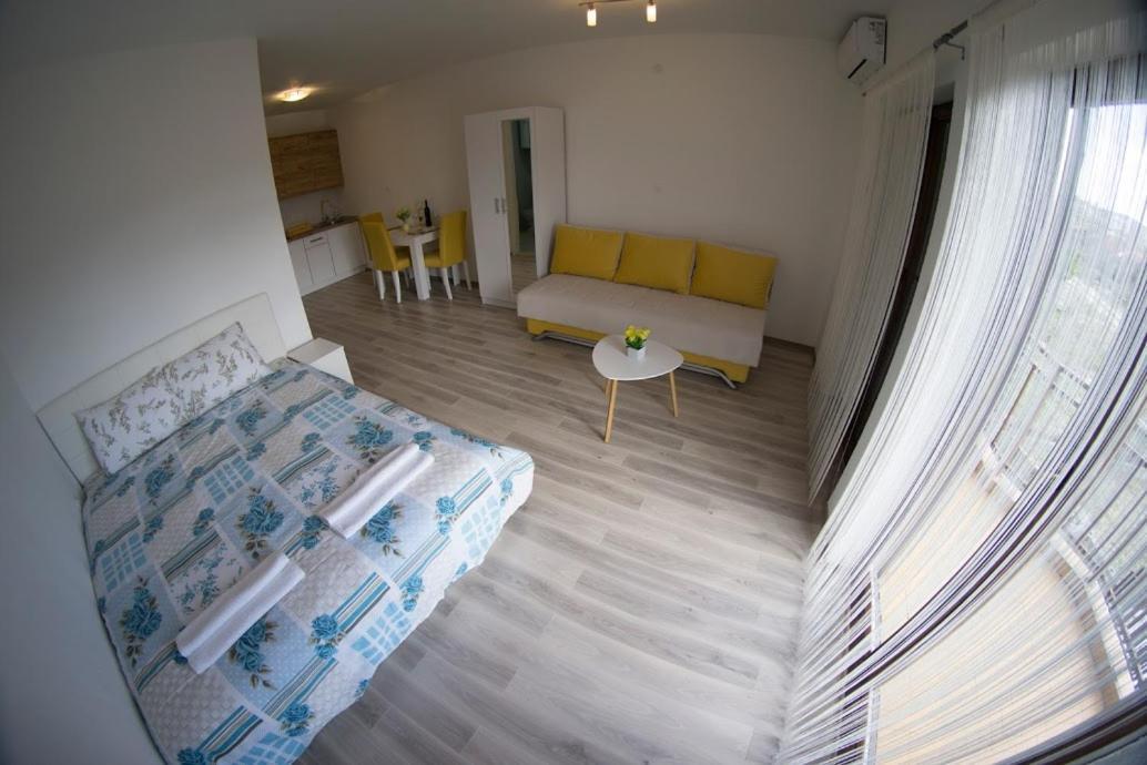 Apartmani Ivkovic+ 트레빈예 외부 사진